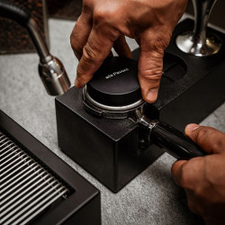 La Pavoni Leveler – Professionell kaffedistributör (svart)